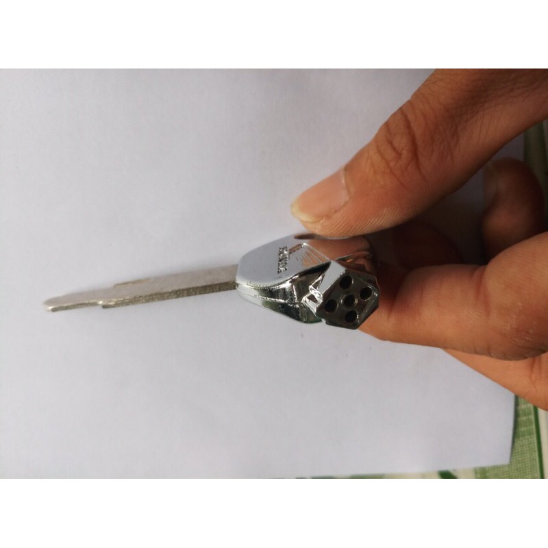 Phôi chìa khoá INOX ( rảnh phải ) xe FUTURE NEO , AIR BLADE dưới 2012