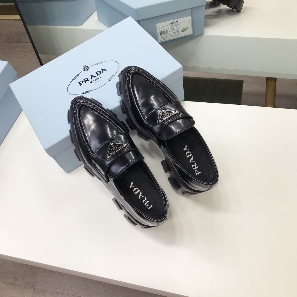 Giày oxford cao cấp da thật PRADA cá tính và phong cách, mang đến hơi thở thời trang mới | BigBuy360 - bigbuy360.vn