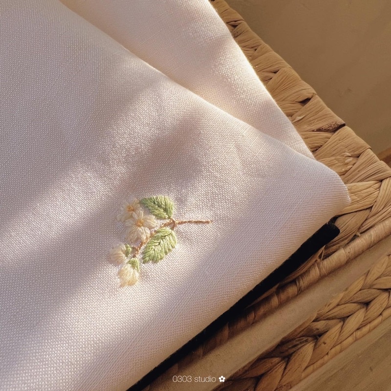 Dạ Thảo 7 màu thêu hoa bưởi - áo 2 dây linen tưng - 0303 studio