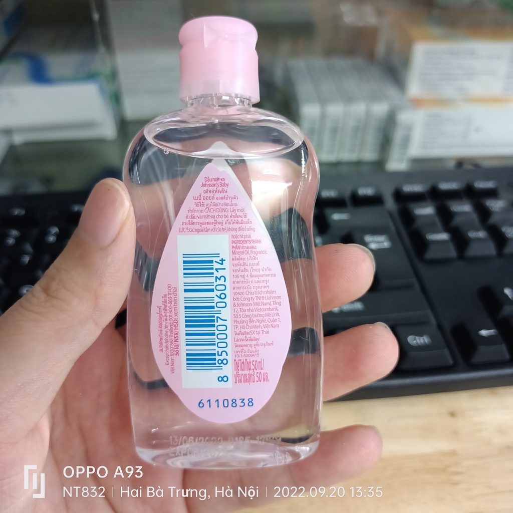 Dầu massage và dưỡng ẩm Gohnsons baby oil chai 200ml
