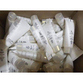 Sữa rửa mặt trắng da & làm sạch sâu Sum (Sum Skin Saver Essential Cleansing Foam) 40ml