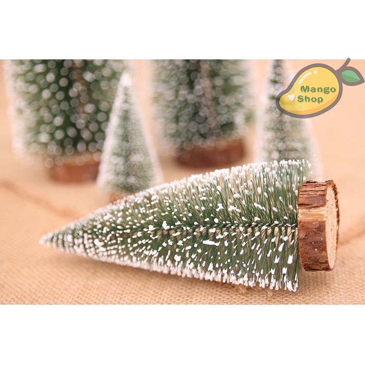 Cây thông xanh Noel để bàn trang trí Giáng Sinh