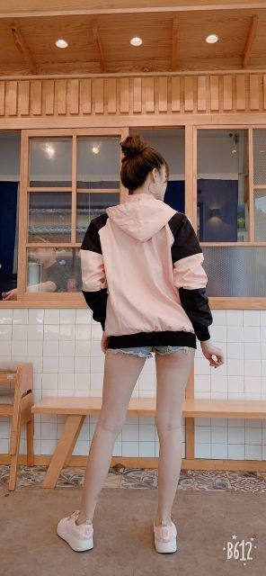 [Mã WASTMAY giảm 15% tối đa 30K đơn 150K] [Giá siêu rẻ] Áo khoác kaki logo phối đen | BigBuy360 - bigbuy360.vn