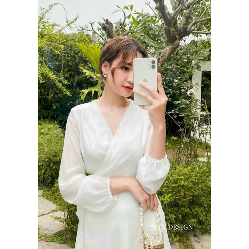 Đầm maxi trắng đắp chéo tay dài đi biển