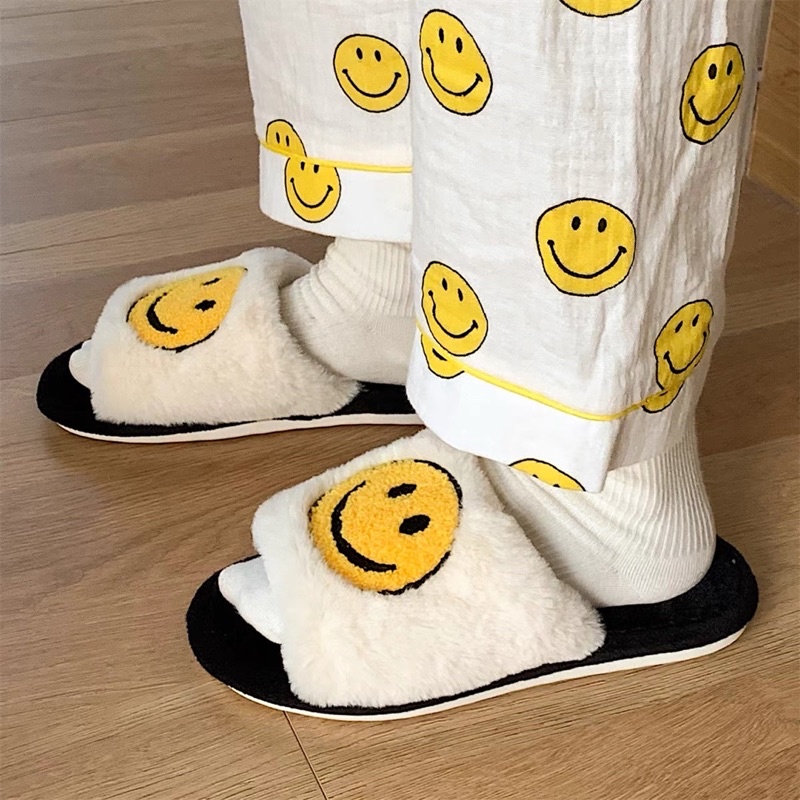 Dép bông đi trong nhà mặt cười dễ thương phong cách Ulzzang