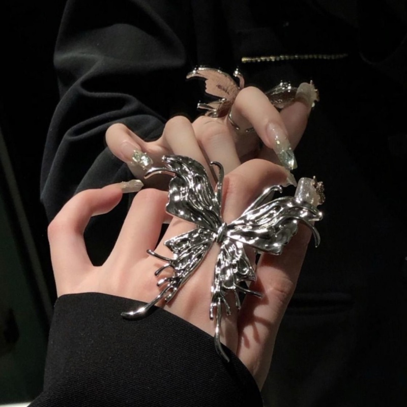 Nhẫn Hở Bằng Kim Loại Hình Bướm Thiết Kế Độc Đáo