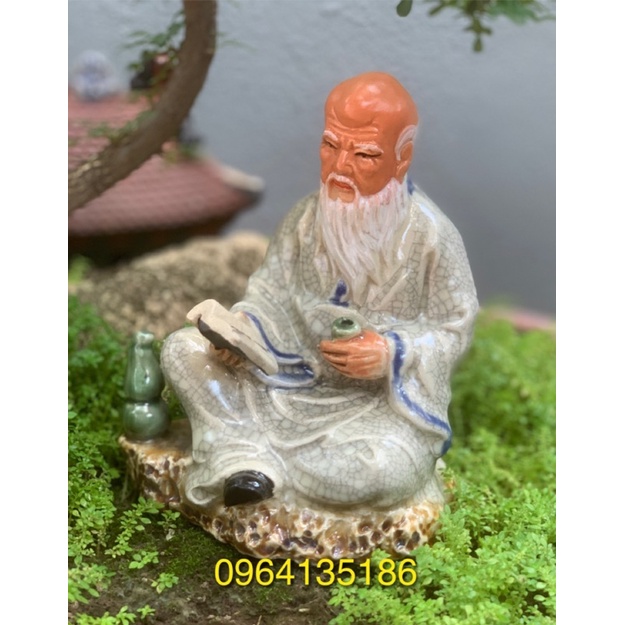 Tượng tiểu cảnh lão tử thưởng trà đọc sách gốm sứ Bát Tràng