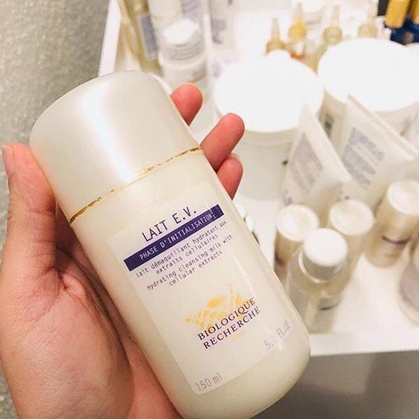 Lait E.V Sữa Rửa Mặt Giữ Ẩm Da Chống Lão Hóa