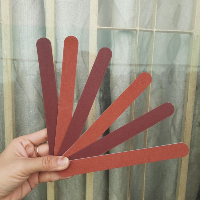Dũa móng tay móng chân loại lớn 2×17cm (màu nâu)
