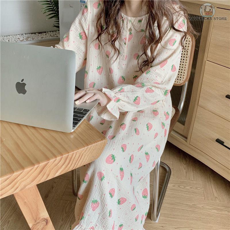 Đồ ngủ tay dài in hình quả dâu dễ thương phong cách Hàn Quốc cho nữ