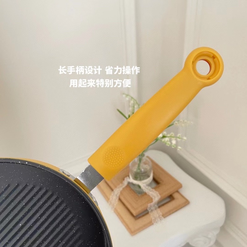 Chảo chiên trứng chống dính cao cấp 17cm hình vịt vàng dễ thương, tay cầm nhựa chống nóng có lổ treo tường tiện dụng
