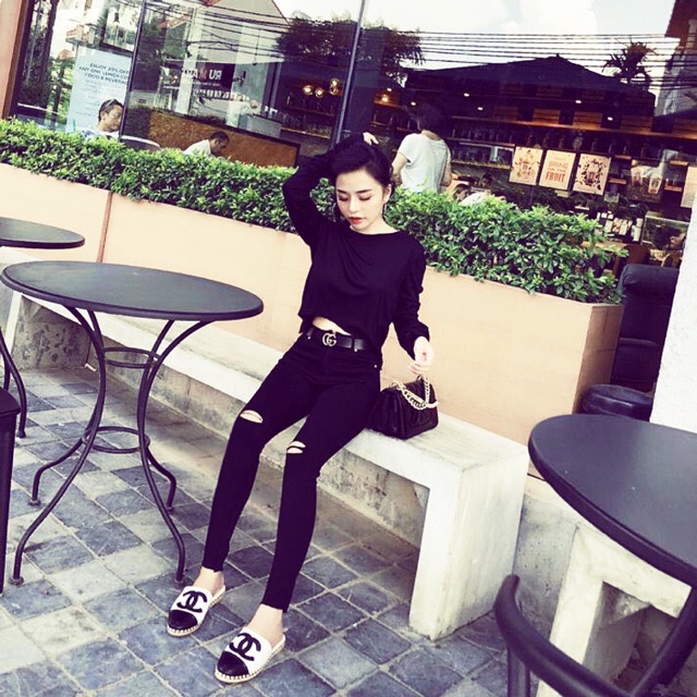 Quần jean rách gối ASOS
