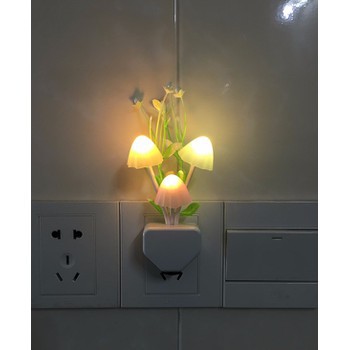 Đèn Ngủ Cây Nấm Cảm Ứng Tối Bật Ngày Tắt