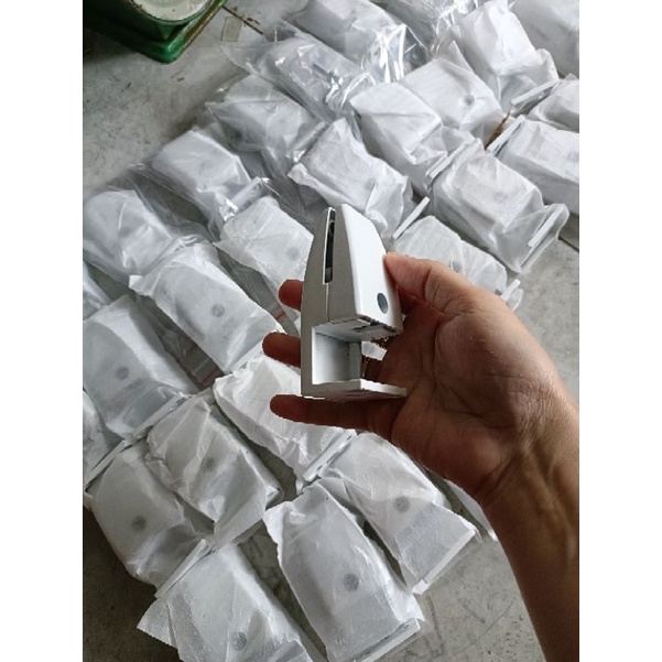 Kẹp kính mỏ vịt