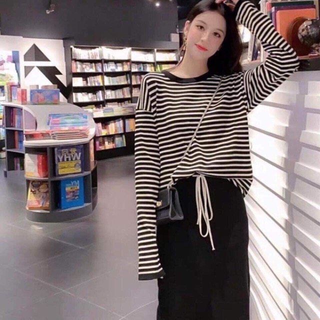 Sét áo kẻ đen chân váy bút chì