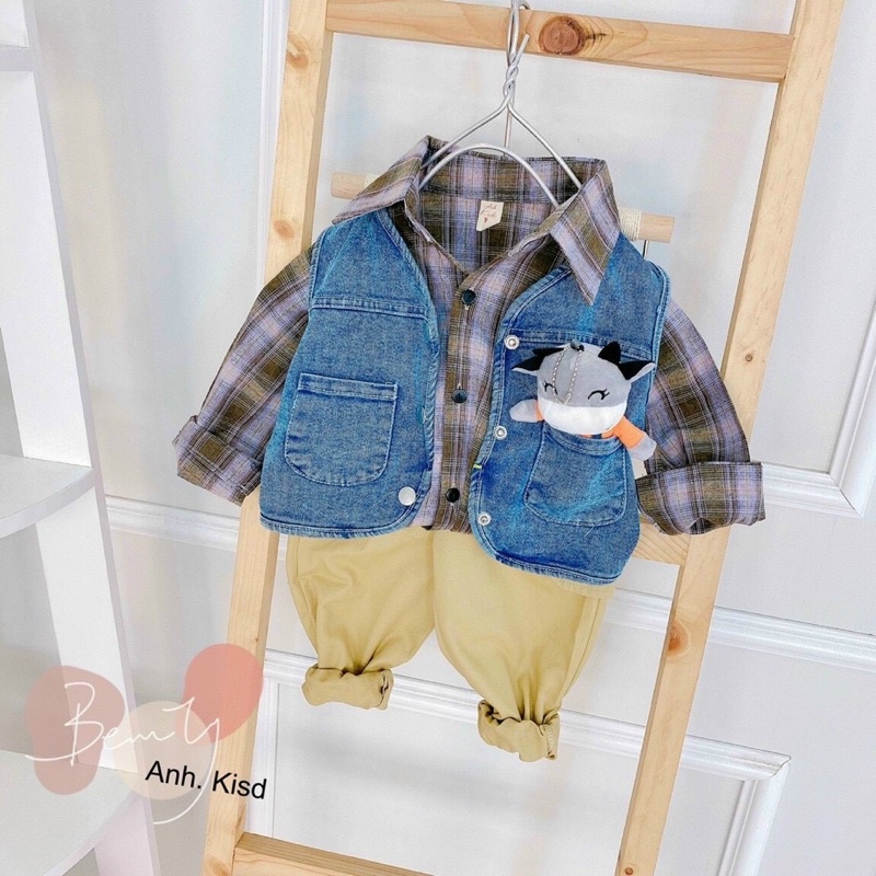 Set áo sơ mi sọc caro kèm áo jeans ghile và quần dài kaki cho bé trai