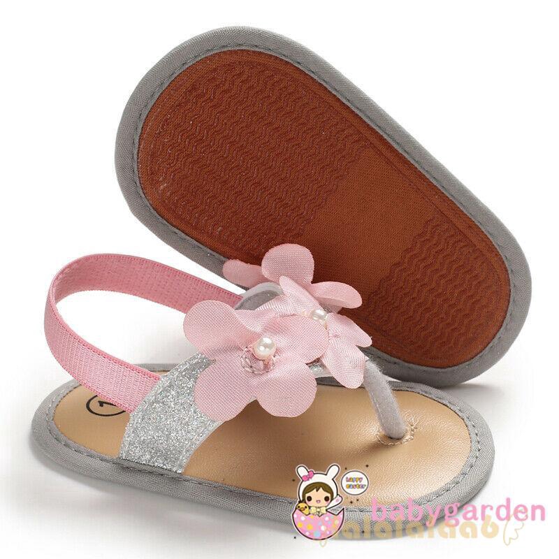 Giày sandal đính hoa dễ thương cho bé gái