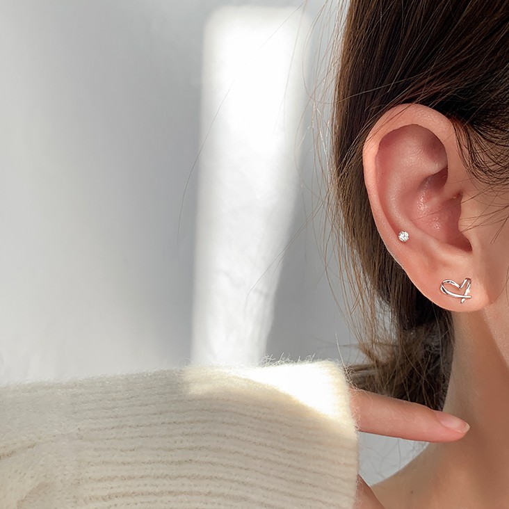 Khuyên tai Bạc / Bông tai Bạc trái tim đan chéo nữ -𝑨̉𝒏𝒉 +𝑽𝒊𝒅𝒆𝒐 𝒕𝒉𝒂̣̂𝒕-HÀNG CÓ SẴN- Cam kết CHUẨN BẠC 925 _ TUNA SHOP