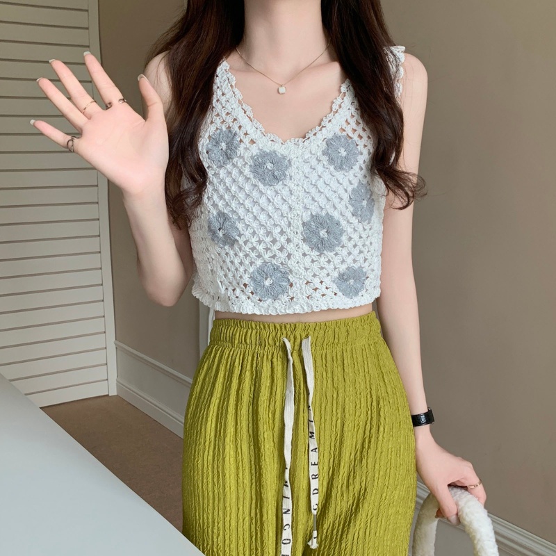 Áo Lửng Hai Dây Cổ V Thêu Hoa Gợi Cảm Cho Nữ