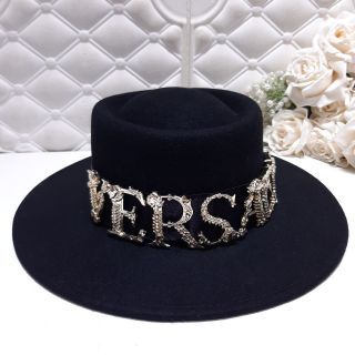 Mũ fedora versa dạ chữ vàng