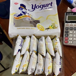Bánh bông lan cuộn phủ sữa chua yogurt milk cake