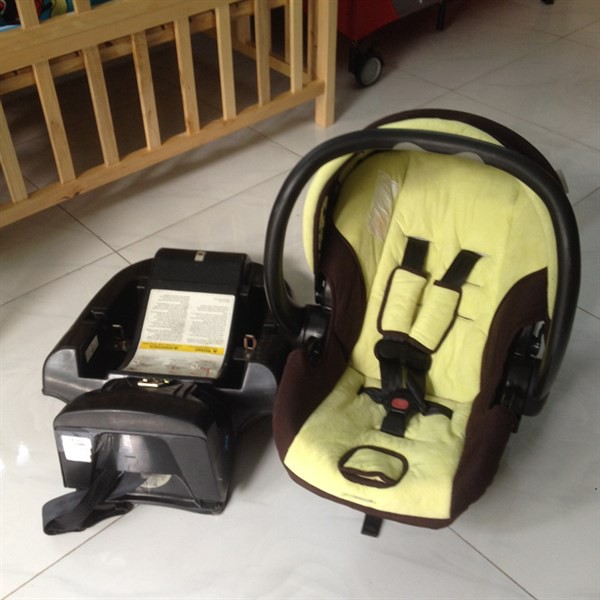 Ghế ngồi xe hơi kiêm nôi xách tay Coolkids