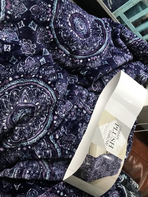 Mền /Chăn Life Urban / Studio Plush Throw