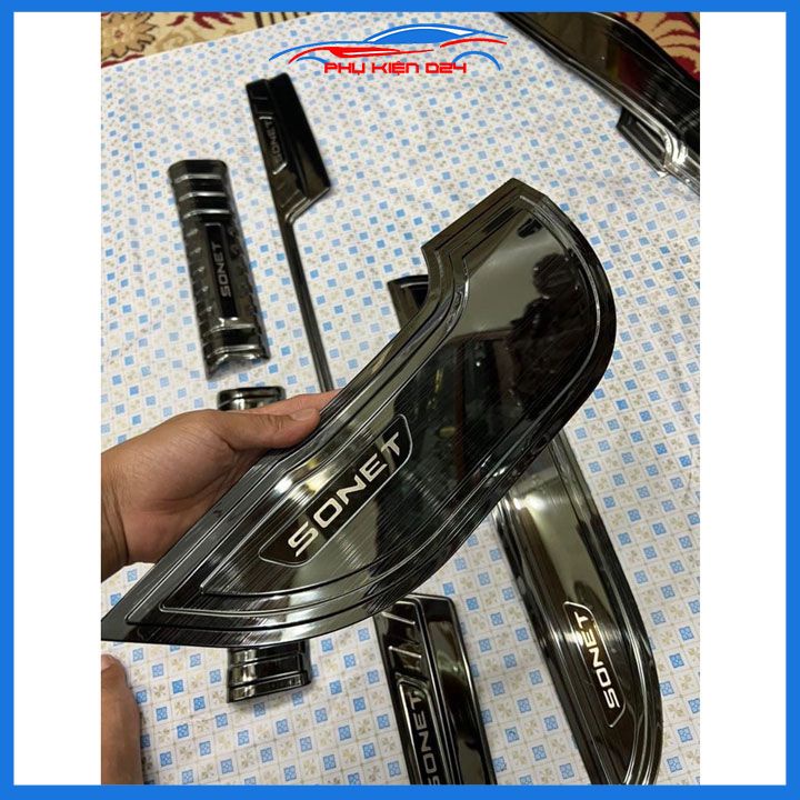 Bộ ốp tapli Sonet 2021-2022-2023 vân titan chống xước va đập khi mở cửa và làm đẹp xe