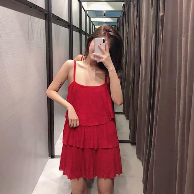 Đầm đỏ nhiều tầng zara