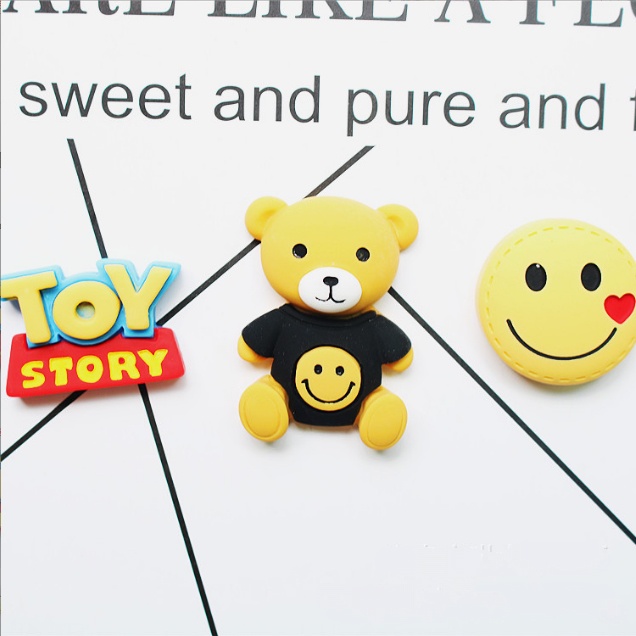 Charm gấu vàng áo đen và icon mặt cười thần thánh  trang trí kẹp tóc, vỏ ốp điên thoại, DIY