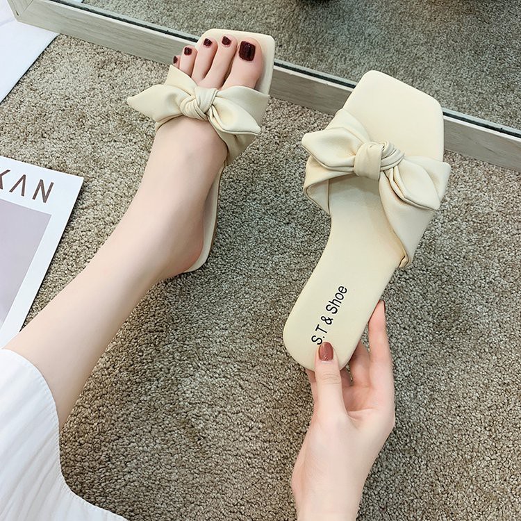 Summer sandals and slippers women wear 2020 new bow square head wild fashion net red flat bottom tow women's shoes