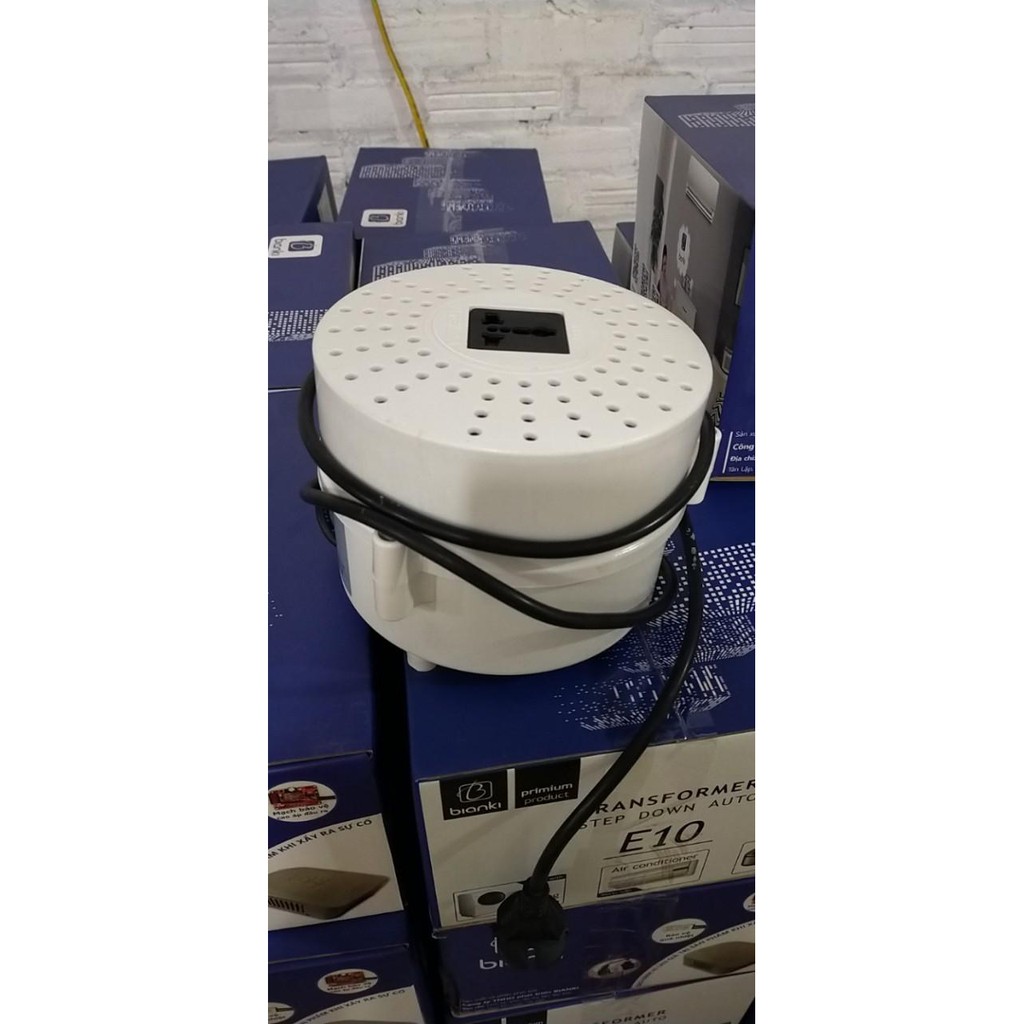 BIẾN ÁP ĐỔI NGUỒN VITENDA CÔNG SUẤT 2000VA DÂY ĐỒNG VÀO 220V RA 100V/ 110V DÙNG CHO NỒI CƠM...