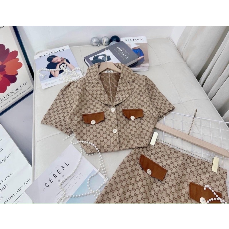 Set bộ gucci 2 món áo vest croptop kèm chân váy kaki ngắn xanh dương/lá hồng nâu - thời trang đi chơi dự tiệc sang trọng