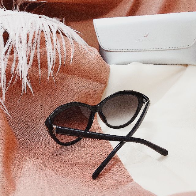 Kính mát nữ Swarovski black Flash chính hãng | BigBuy360 - bigbuy360.vn