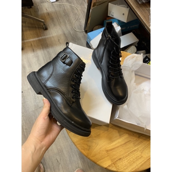 Boot nữ cổ cao , bốt da cao cổ đai cạnh có khóa kéo cực sang