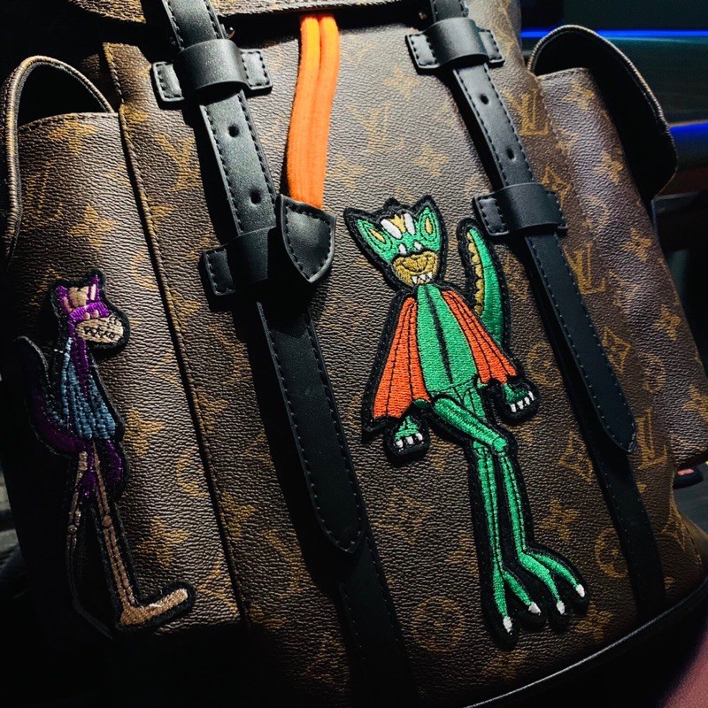 Balo thời trang đeo vai da cao cấp thêu hoạ tiết dáng to khoá dây rút louis vuitton LV