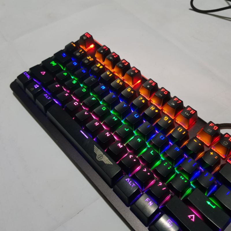 Bàn phím cơ newmen GM368 hàng thanh lý còn tốt