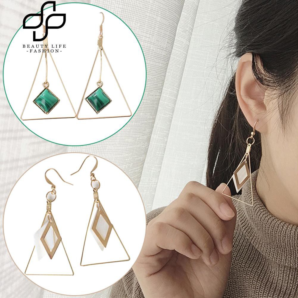 Khuyên tai tam giác bản to cho nữ