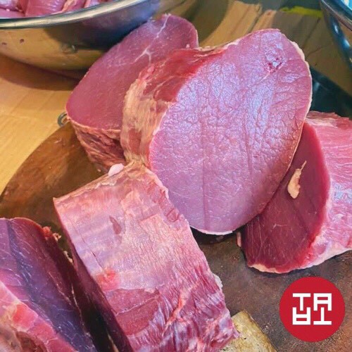 THỊT BÒ KHÔ ƯỚT TỎI - BÒ MIẾNG ƯỚT TỎI TATA Food loại đặc biệt Gói 200g | BigBuy360 - bigbuy360.vn