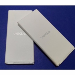 Pin sky A870 có 2 màu đen và trắng