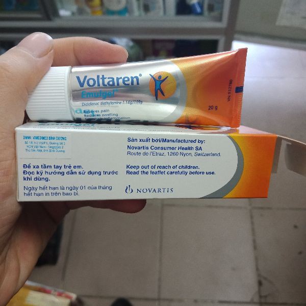 Gel xoa bóp giảm đau Voltarel Emulgel tuýp 20g