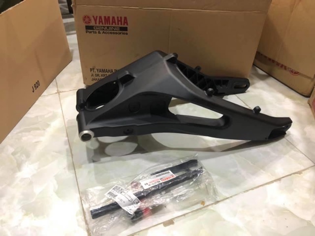 Gắp r15 hàng chính hãng yamaha