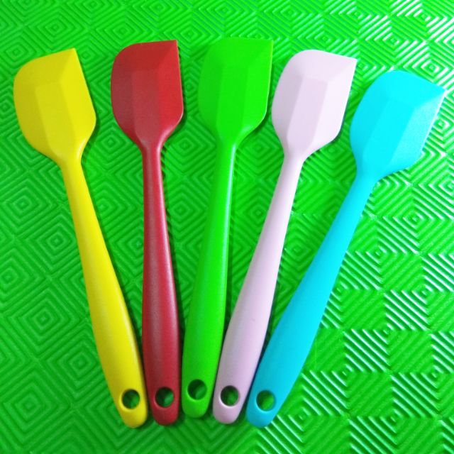 Vét (phới) bột (spatula) bằng silicon 27.5 cm ( màu sắc ngẫu nhiên)