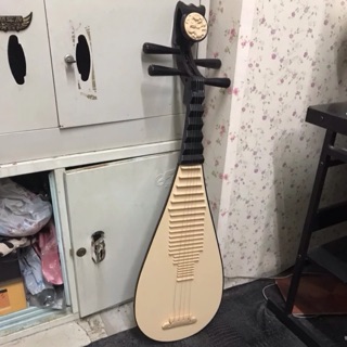 Mô hình đàn tỳ bà