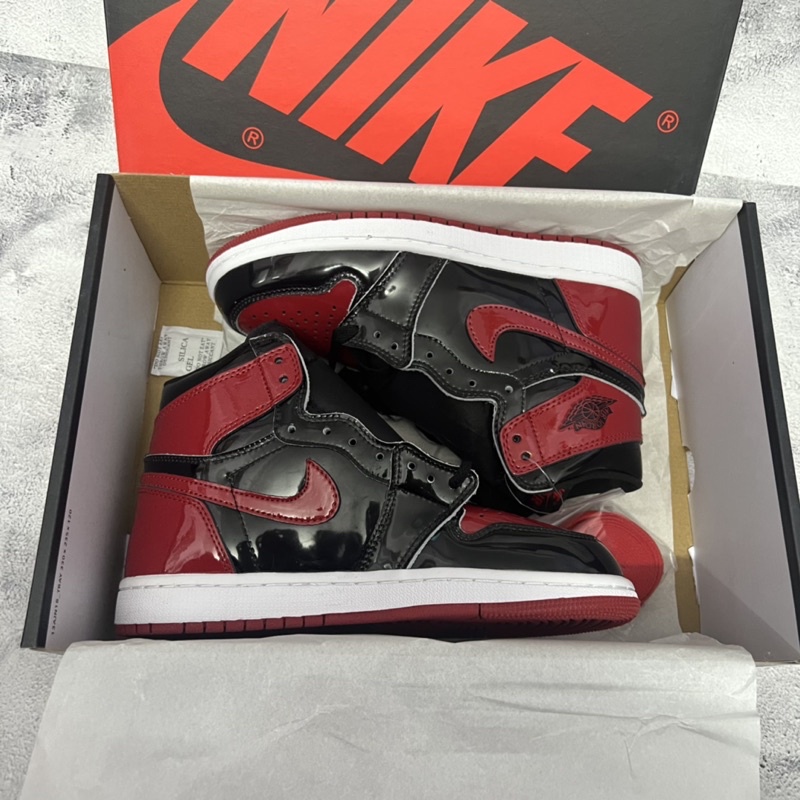 [KELLY SNEAKERS] Giày Sneaker Jordan 1 High Retro Patent Bred Holiday 2021 - Bản Cao Cấp(Ảnh Thật + Hàng Sẵn)