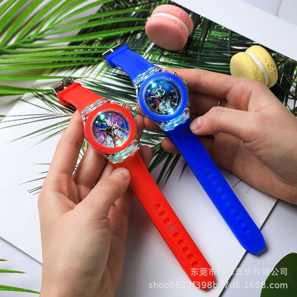 Đồng hồ trẻ em nam hình siêu nhân cho bé trai có đèn phát sáng cho bé từ 5 đến 15 tuổi  Mã ĐH03