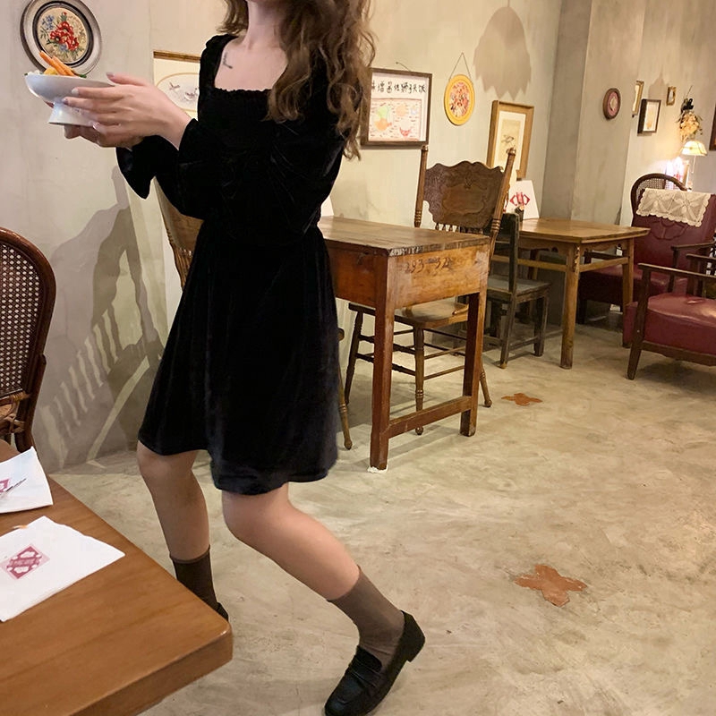 Đầm dài tay cổ vuông màu đen thanh lịch thời trang cho nữ | BigBuy360 - bigbuy360.vn
