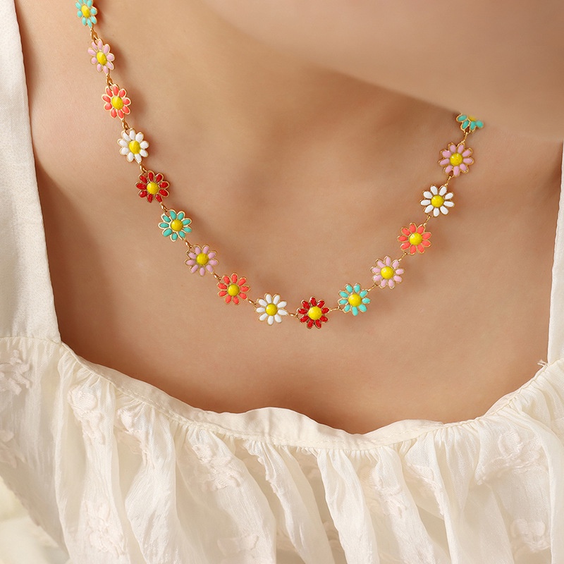 Dây chuyền choker titan hoa cúc sắc màu không gỉ WN2244