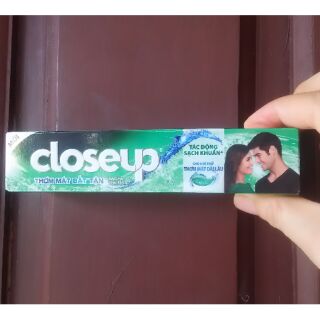 3 tuýp kem đánh răng closeup bạc hà 30g