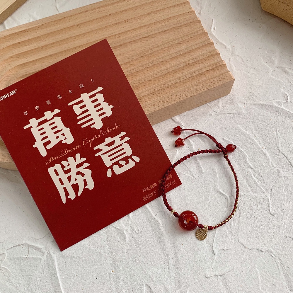 Vòng Tay Dây Đỏ May Mắn Khóa An Toàn Hợp Thời Trang